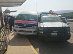 Patrulla del ayuntamiento de Zautla choca y deja una persona lesionada