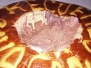 Poblanos elaboran el pan del socavón; incluye a los “lomitos” que fueron rescatados