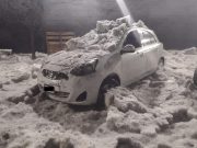 Un hombre muere por hipotermia al quedar atrapado en su automóvil durante una fuerte granizada en EdoMex