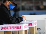 Cierran mesas receptoras de consulta popular; alistan conteo rápido