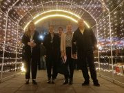 Carlos Peredo motivó el espíritu navideño al encender el árbol de navidad en Teziutlán