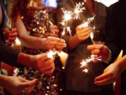 OMS llama a cancelar fiestas de fin de año por variante Ómicron