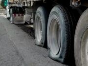 Entra en vigor ponchallantas en Circuito Exterior Mexiquense; hay protesta y salen los primeros afectados