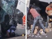Habitantes de Veracruz roban mercancía de tráiler e ignoran al chofer que agoniza (Video)