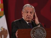 “Me quieren silenciar”, acusa AMLO tras orden del INE
