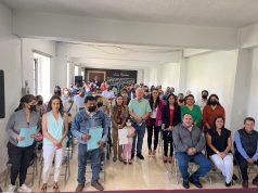 Carlos Peredo entrega 62 resoluciones del Programa de Corrección de Actas de Nacimiento