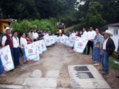 Porfirio Loeza continúa desarrollo en comunidades de Tlatlauquitepec