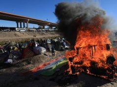 Desalojan campamento de migrantes junto al río Bravo, en Chihuahua