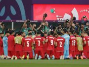 Afición y selección iraní protestan en Qatar en apoyo a los movimientos por las libertades de las mujeres