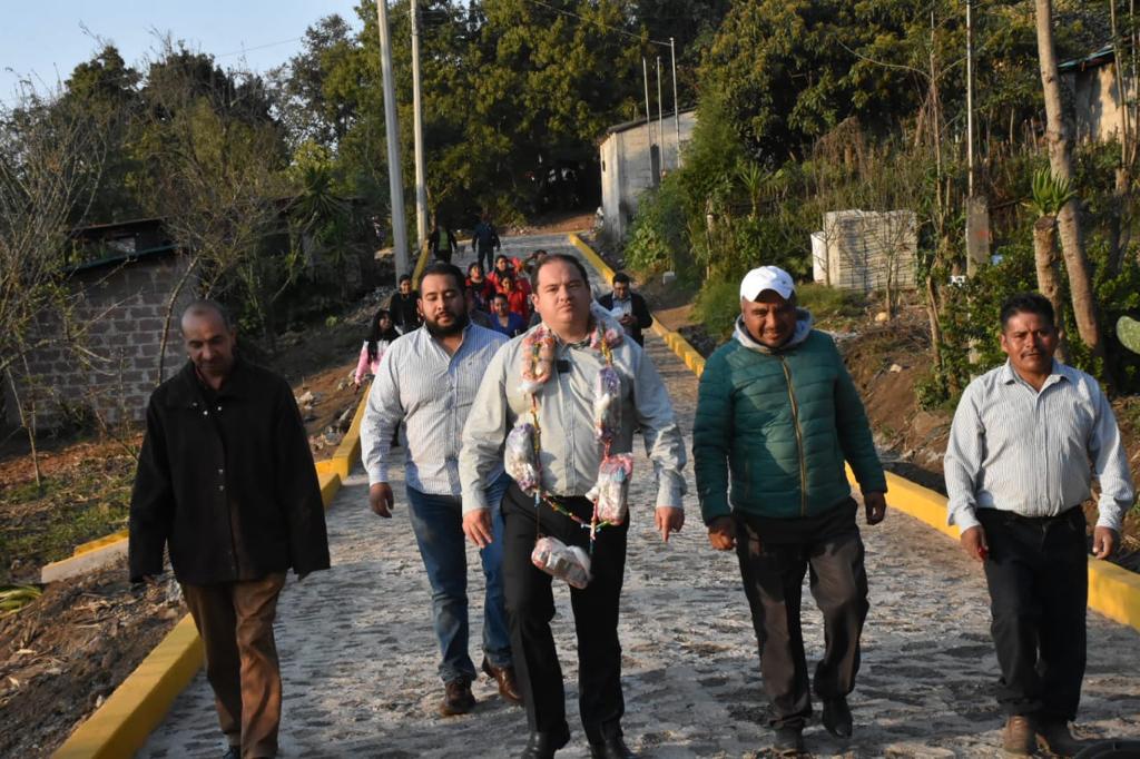 Gobierno de Atempan entrega obra en Cala Sur