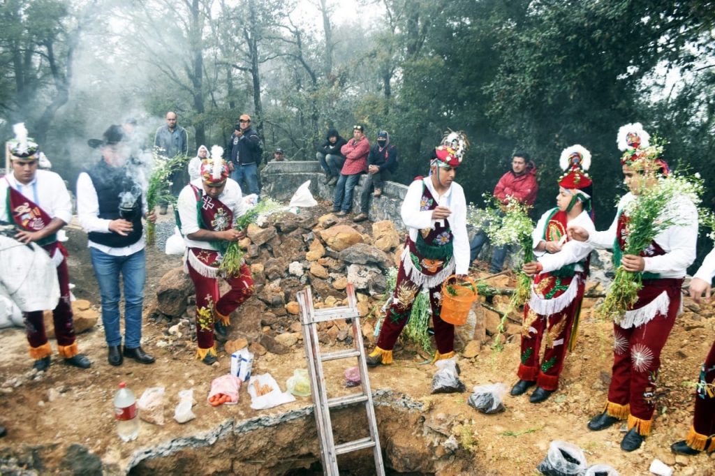 Inician preparativos del Festival Cerro Rojo en Tlatlauquitepec