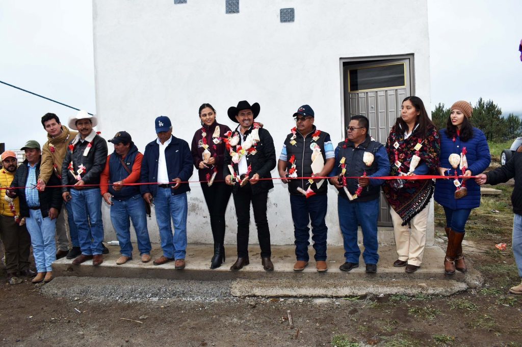 Inaugura Porfirio Loeza electrificación en Ejido Gómez – Tepeteno