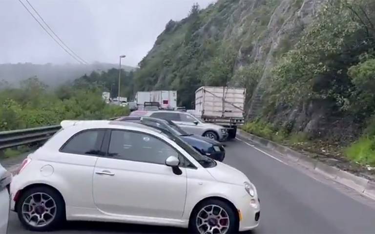 Automovilistas denuncian asalto masivo en autopista Puebla-Orizaba