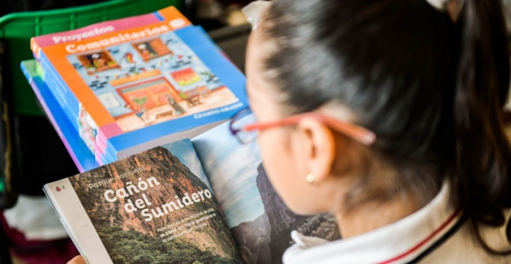 Jueza ordena suspender la distribución de los libros de la SEP en Tabasco
