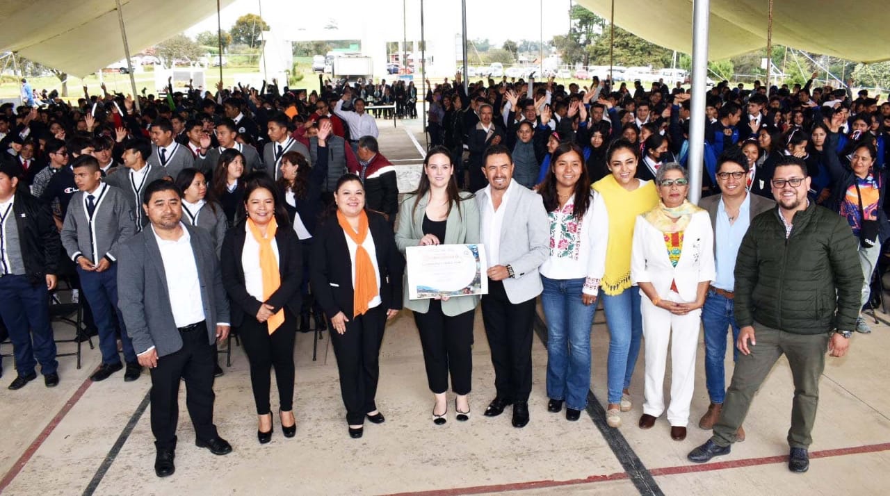 Corresponsal de Guerra expone ponencia a estudiantes de Tlatlauquitepec