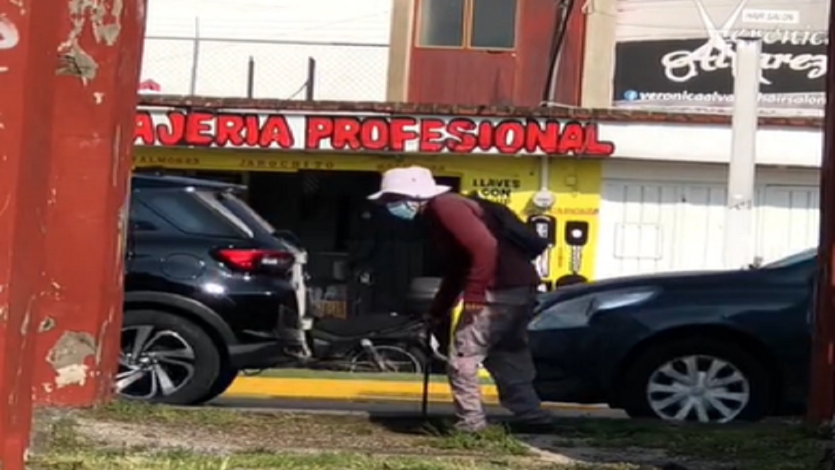 Se hace pasar por discapacitado para pedir dinero en Puebla