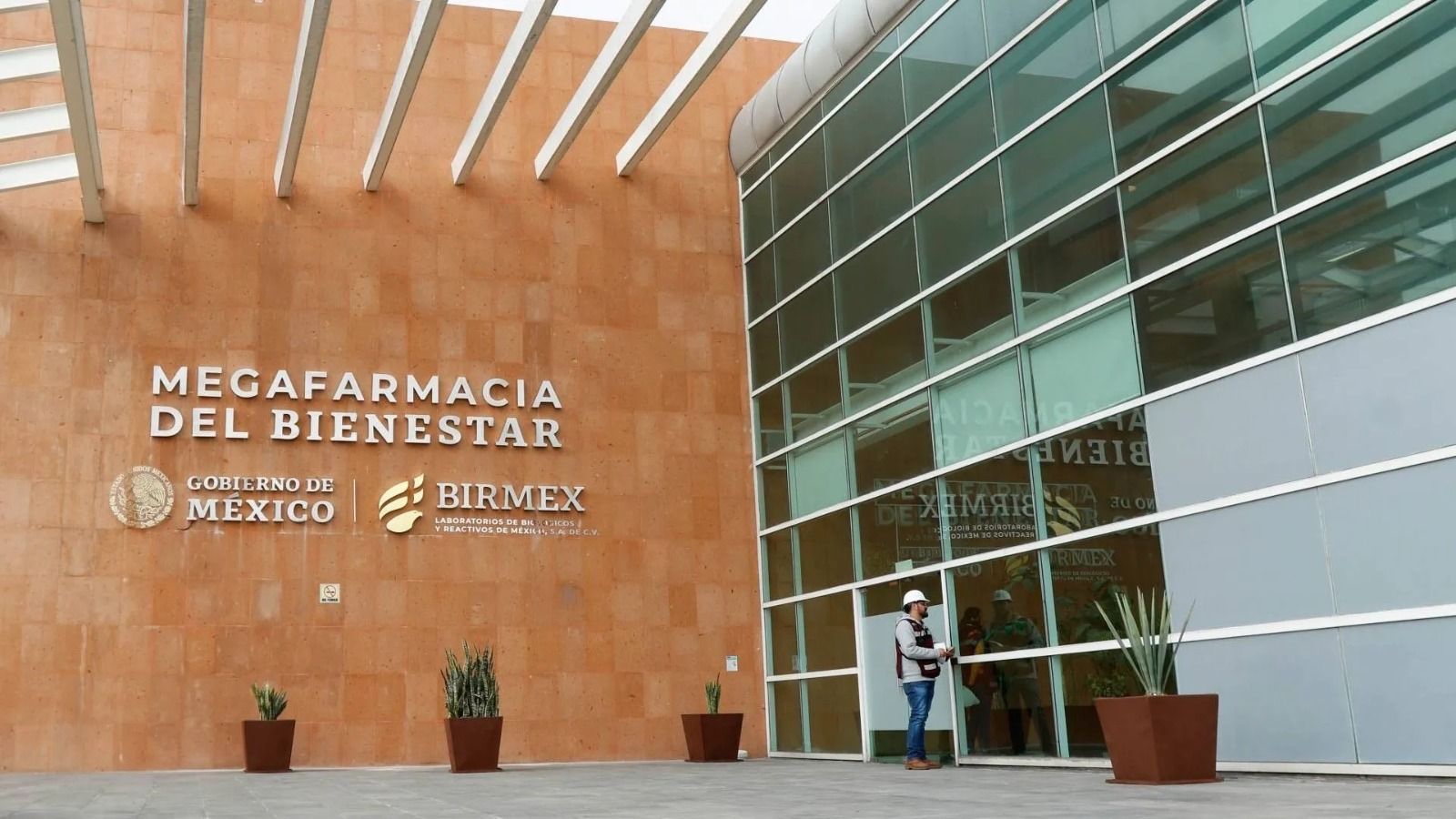 Excelente servicio: Megafarmacia sólo ha surtido 67 medicinas desde que abrió