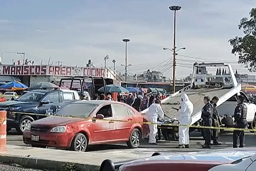 Localizan cuerpo calcinado en automóvil abandonado en Puebla