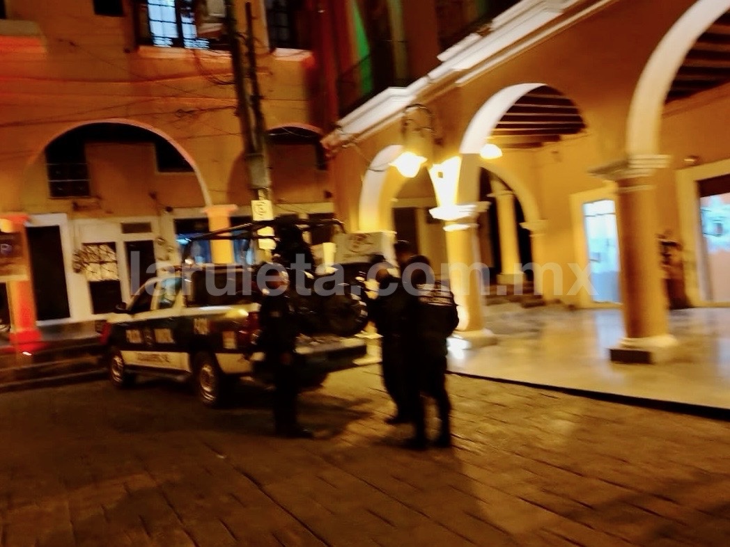 Dos sujetos le robaron la moto y hasta la pizza a un repartidor en Tlatlauquitepec