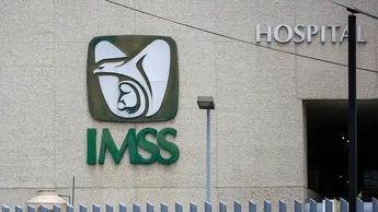 Adulta mayor muere tras caerse y no alcanzar a recibir ayuda afuera de clínica 2 del IMSS, en Saltillo