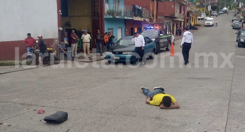 Niño resulta herido tras accidente en moto en Hueytamalco