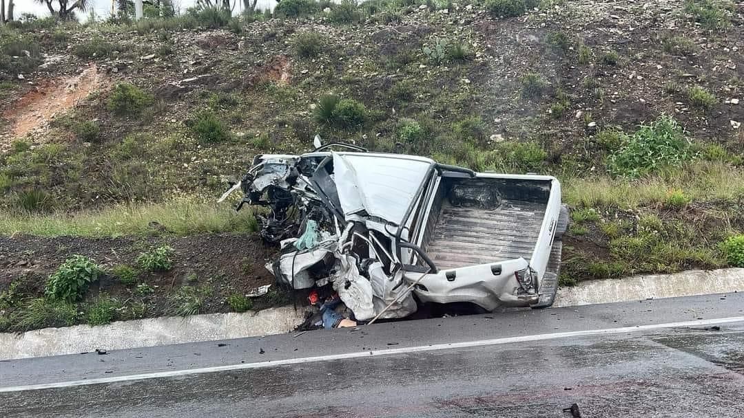 Accidente en la Amozoc-Perote; conductor muere al chocar contra trailer