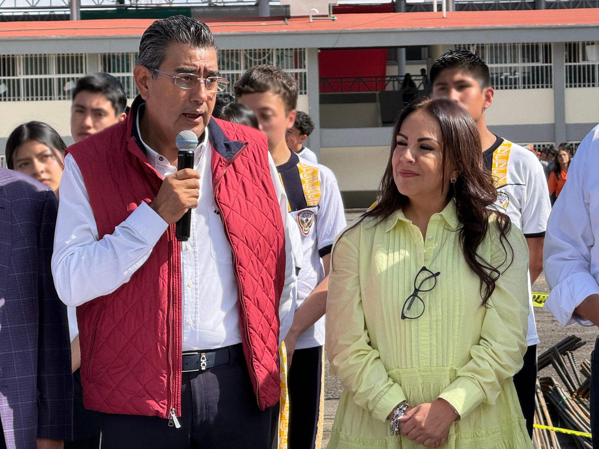 Al hacer equipo, Teziutlán y su población se benefician: Karla Martínez