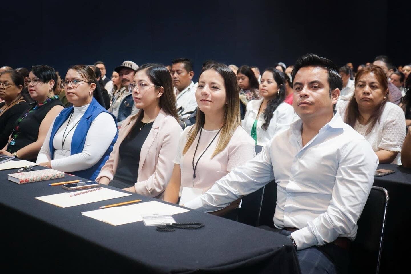 Presidenta entrante del DIF Tlatlauquitepec participa en capacitación estatal