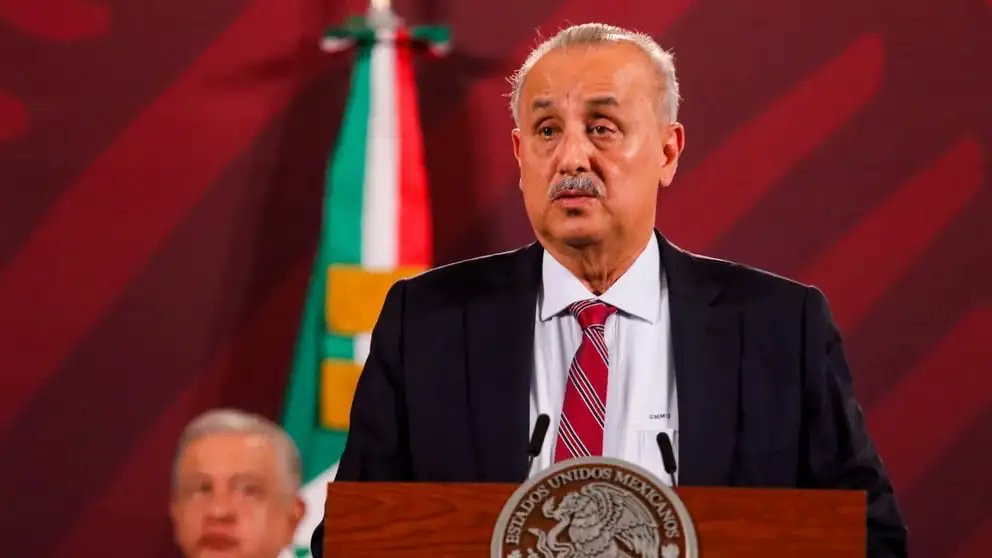 Gobernador de Tabasco evita hablar de la violencia y bloqueos en el estado: ”No contesto pend….s”