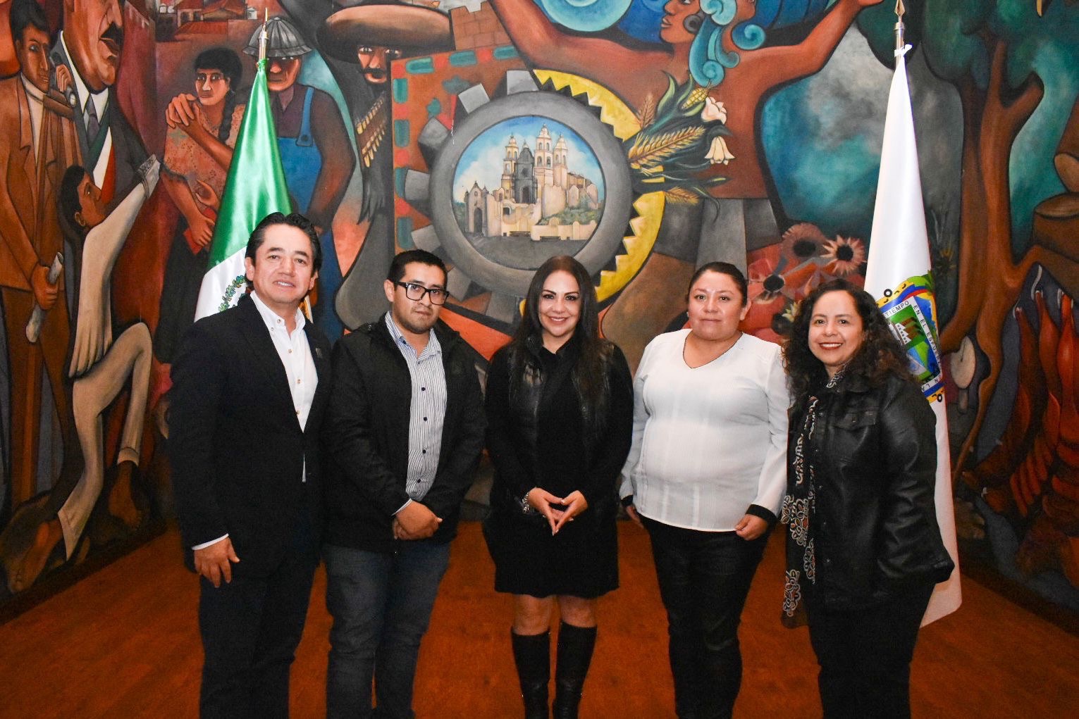 En Teziutlán, Antonio Rumilla Cáliz toma protesta como presidente honorario del sistema municipal para el desarrollo integral de la familia