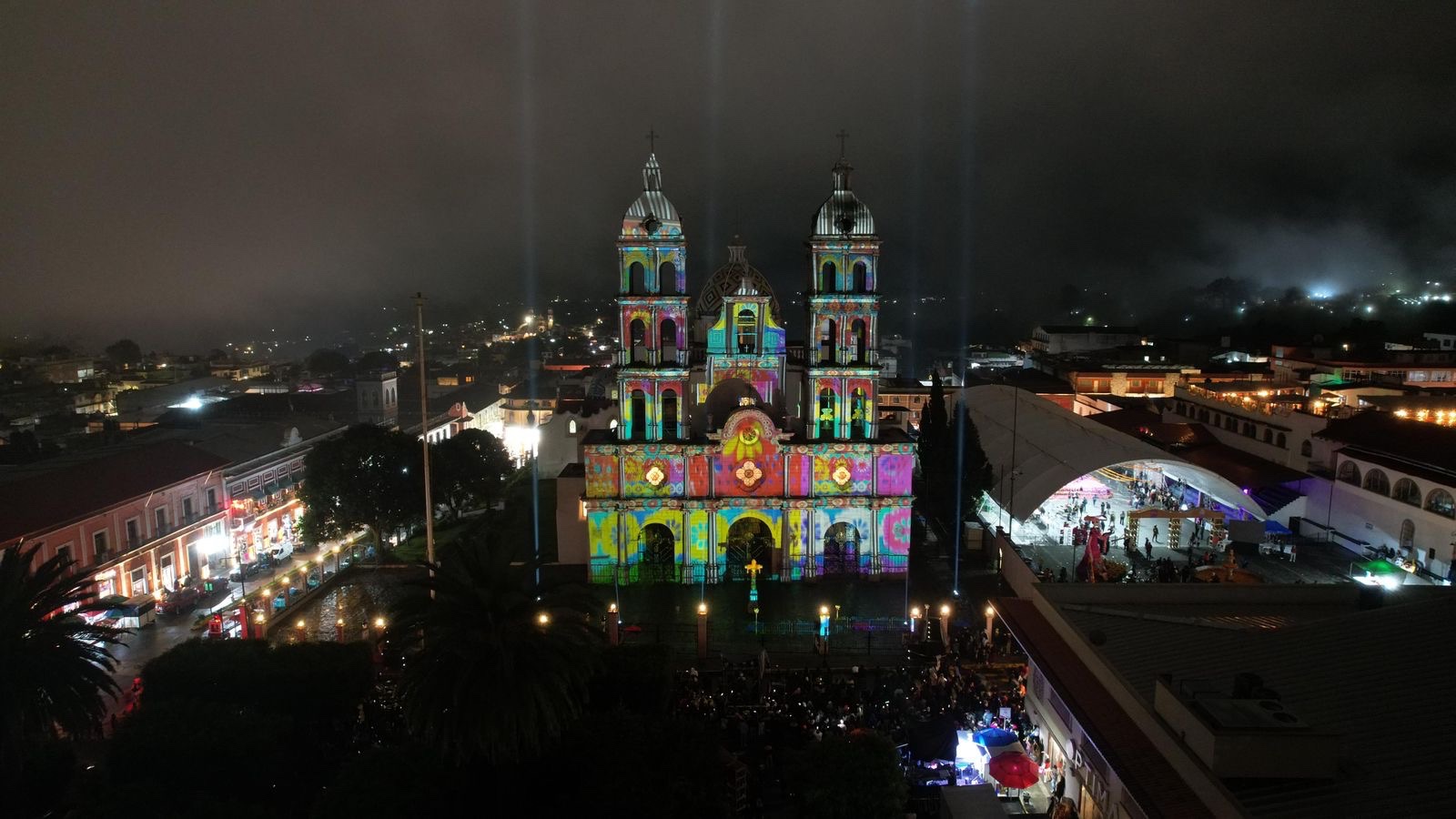 En Teziutlán, videomapping, la visita de las almas, convoca a cinco mil personas
