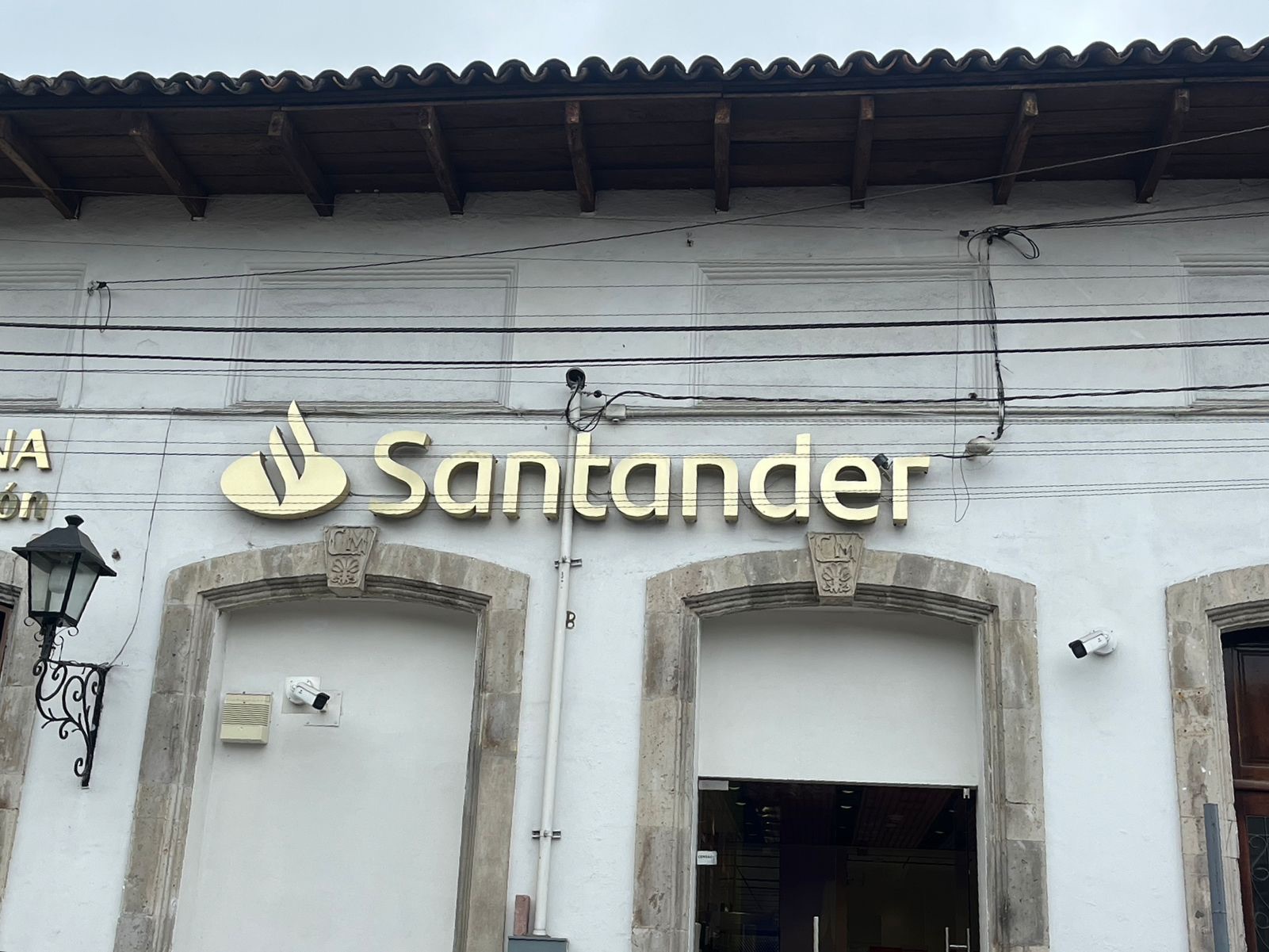 Asalto de película en sucursal bancaria en Zacapoaxtla