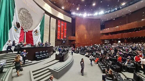 Aprueban diputados prohibir nepotismo y reelección a partir de 2030