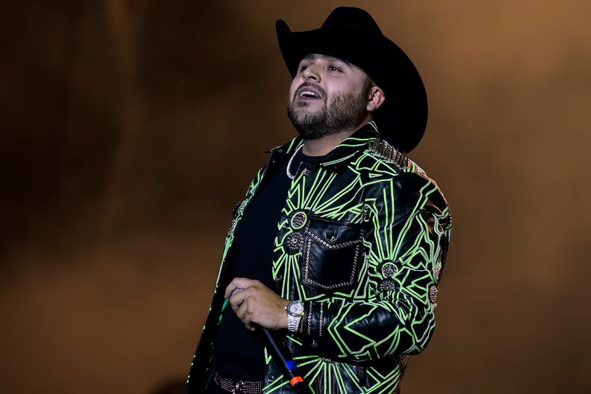 Quitan a Gerardo Ortiz de la Feria de Puebla tras aceptar que ha cantado para miembros del crimen organizado