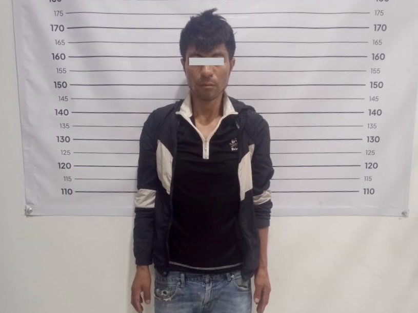 Hombre drogado irrumpe en domicilio de Tlatlauquitepec; fue detenido por la Policía Municipal