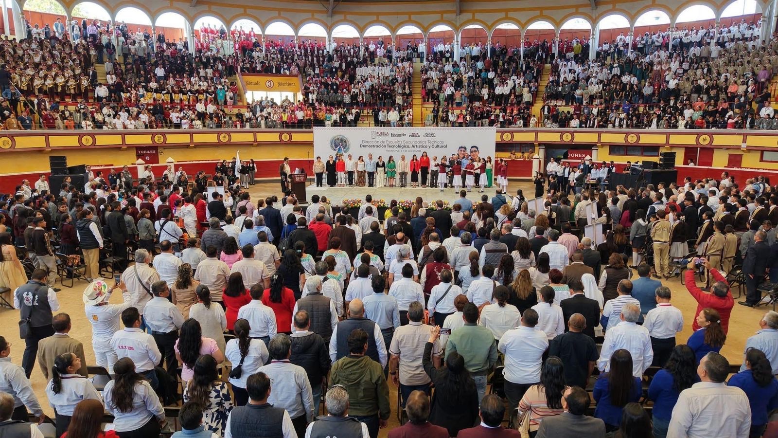 En Teziutlán se vive con música, poesía y danza la Demostración Artística, Cultural y Tecnológica 2025