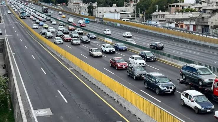 Transportistas anuncian cierre de la autopista México–Puebla por inseguridad