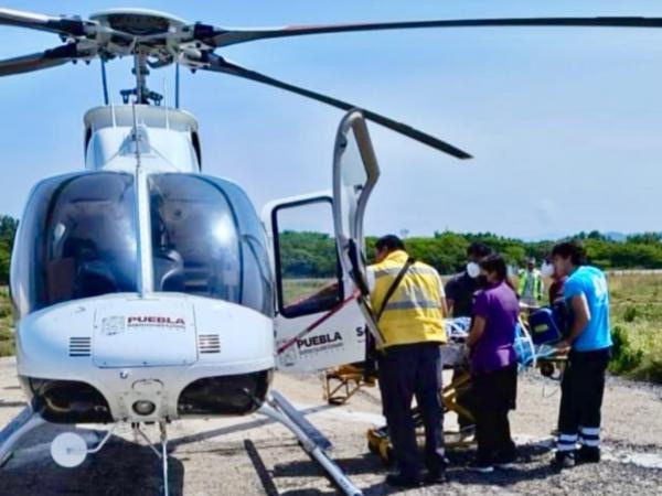 Joven en estado crítico es trasladada de emergencia desde Oaxaca a Puebla