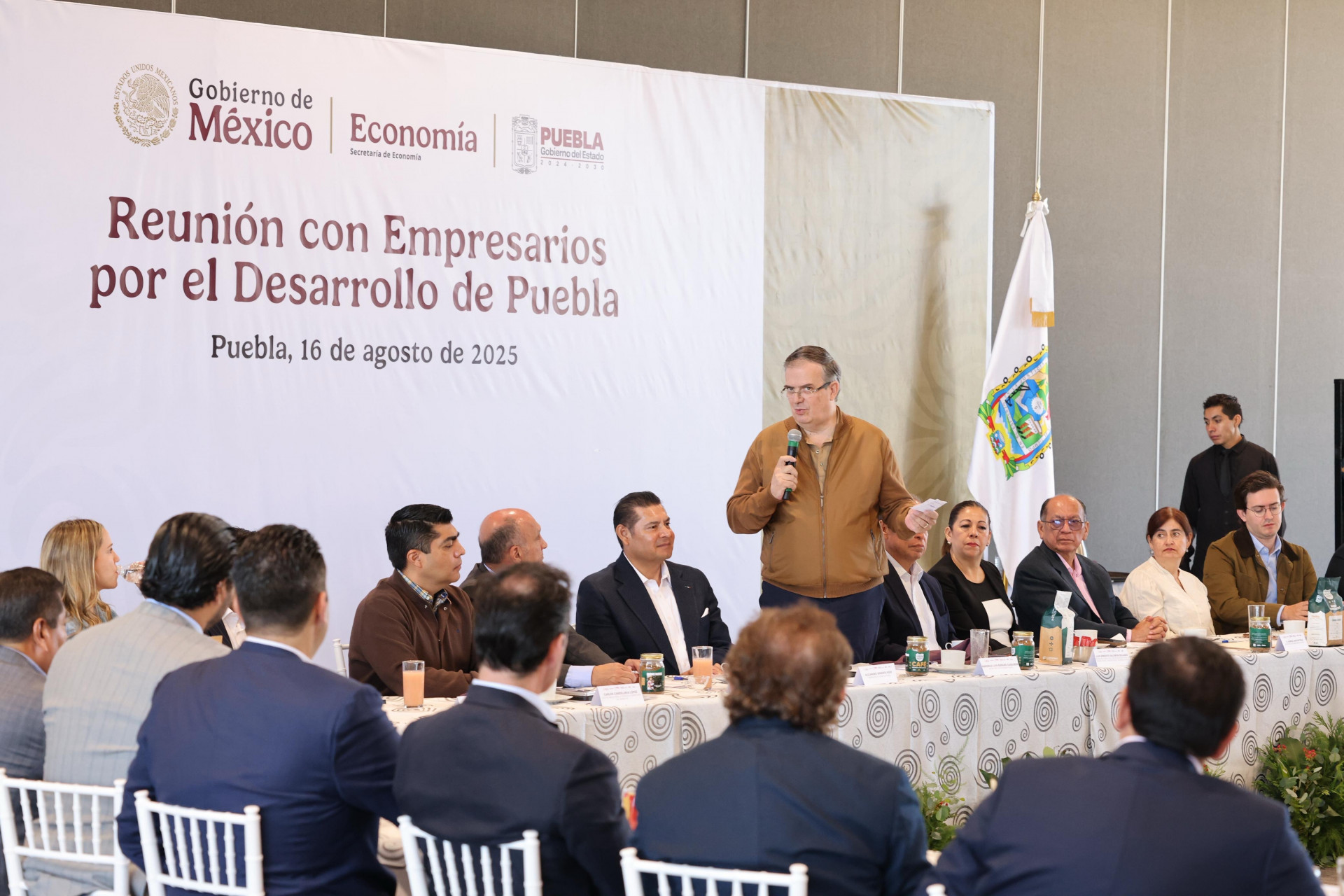 Marcelo Ebrard anuncia millonaria inversión para Puebla con más de 5 mil empleos