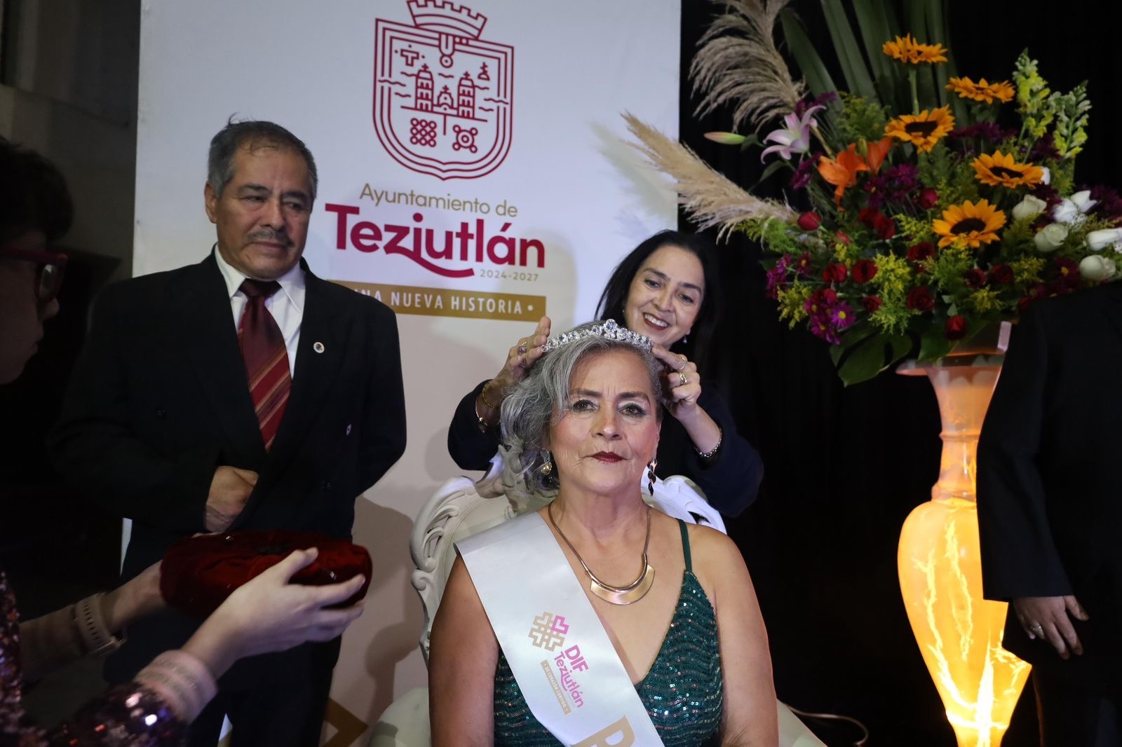Celebran la coronación de los Reyes y Princesas de la Casa del Abue 2025 en Teziutlán