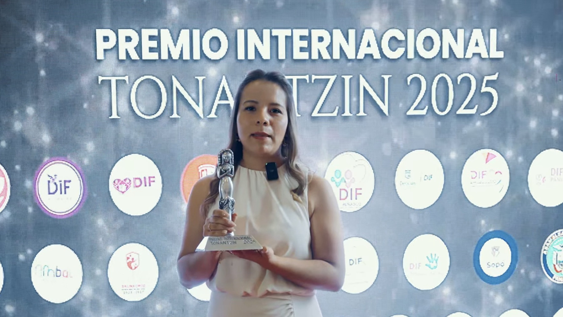 Premio Tonantzin 2025 distingue la labor del DIF municipal de Tlatlauquitepec