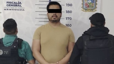 Cae agente ministerial por presunto robo a casa en Puebla