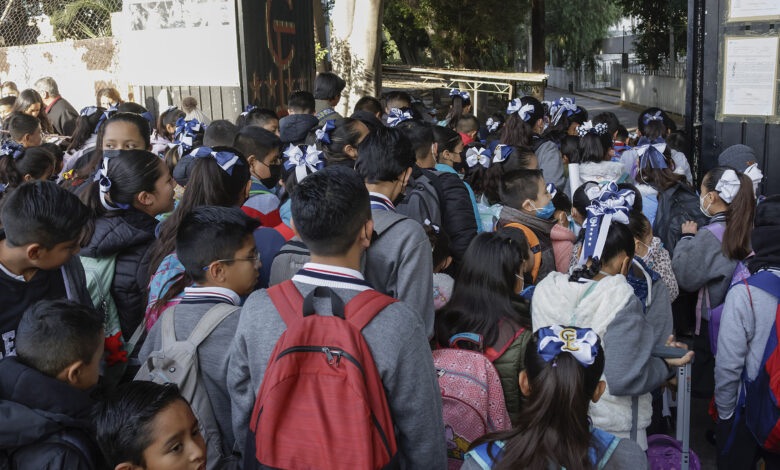 563 escuelas, más de 41 mil alumnos y 2 mil maestros regresan a clases en Puebla tras las lluvias