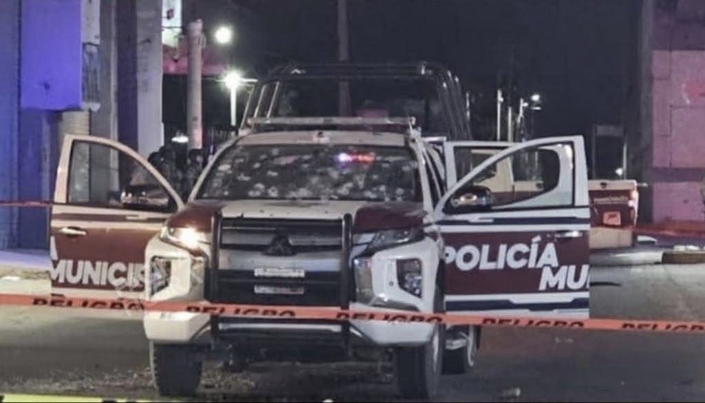 Emboscan y asesinan a tres policías en Puebla