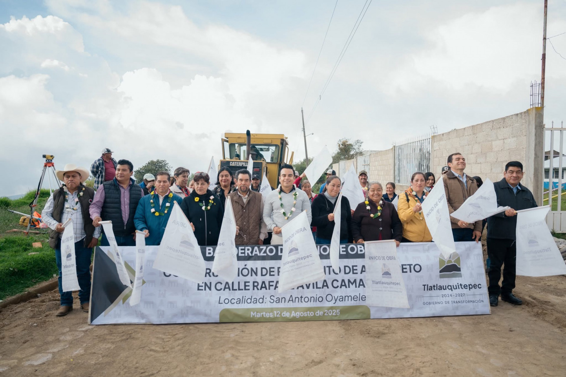 Tlatlauquitepec arranca obra de pavimentación para mejorar movilidad en comunidades rurales