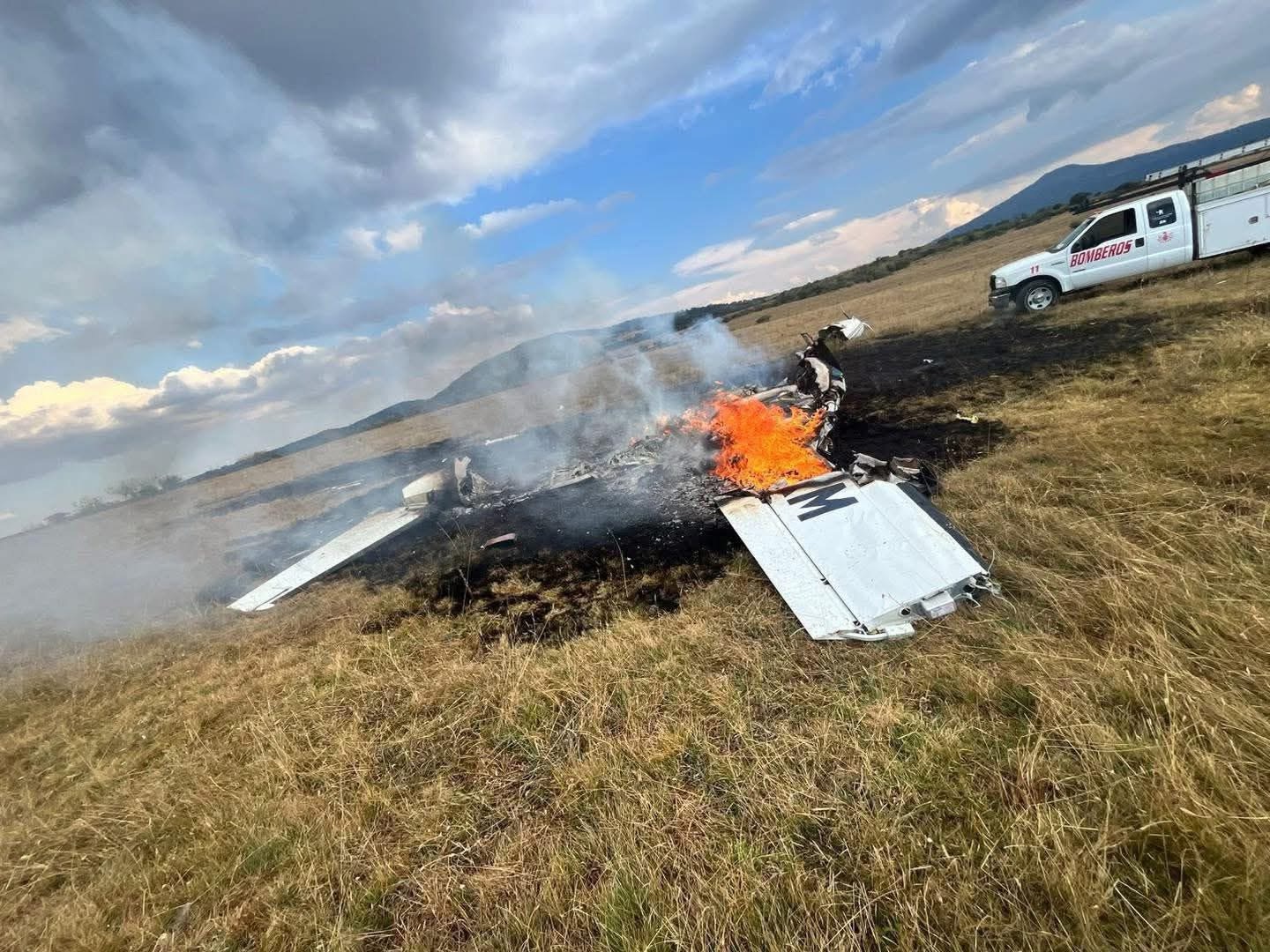 Cinco heridos tras desplome de avioneta en Purépero; había salido de Puebla