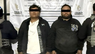 Aseguran a dos hombres ligados al robo de autos; simulaban ser autoridad en Amozoc