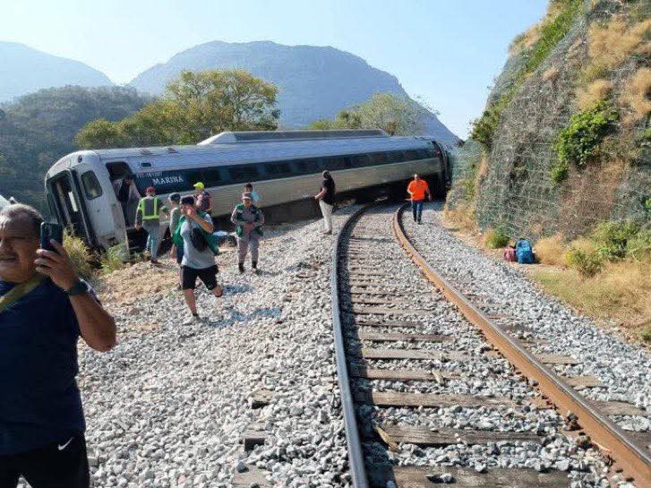 Descarrila el Tren Interoceánico en Oaxaca con más de 240 pasajeros a bordo