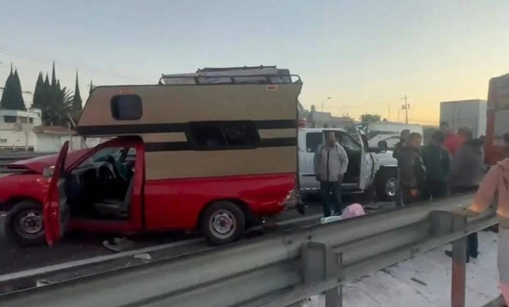 Mañana caótica en la México-Puebla por múltiples accidentes y cierres parciales