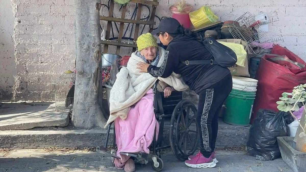 ‘Mi casita es lo único que tengo’: hijo despoja a su madre de 103 años en Puebla